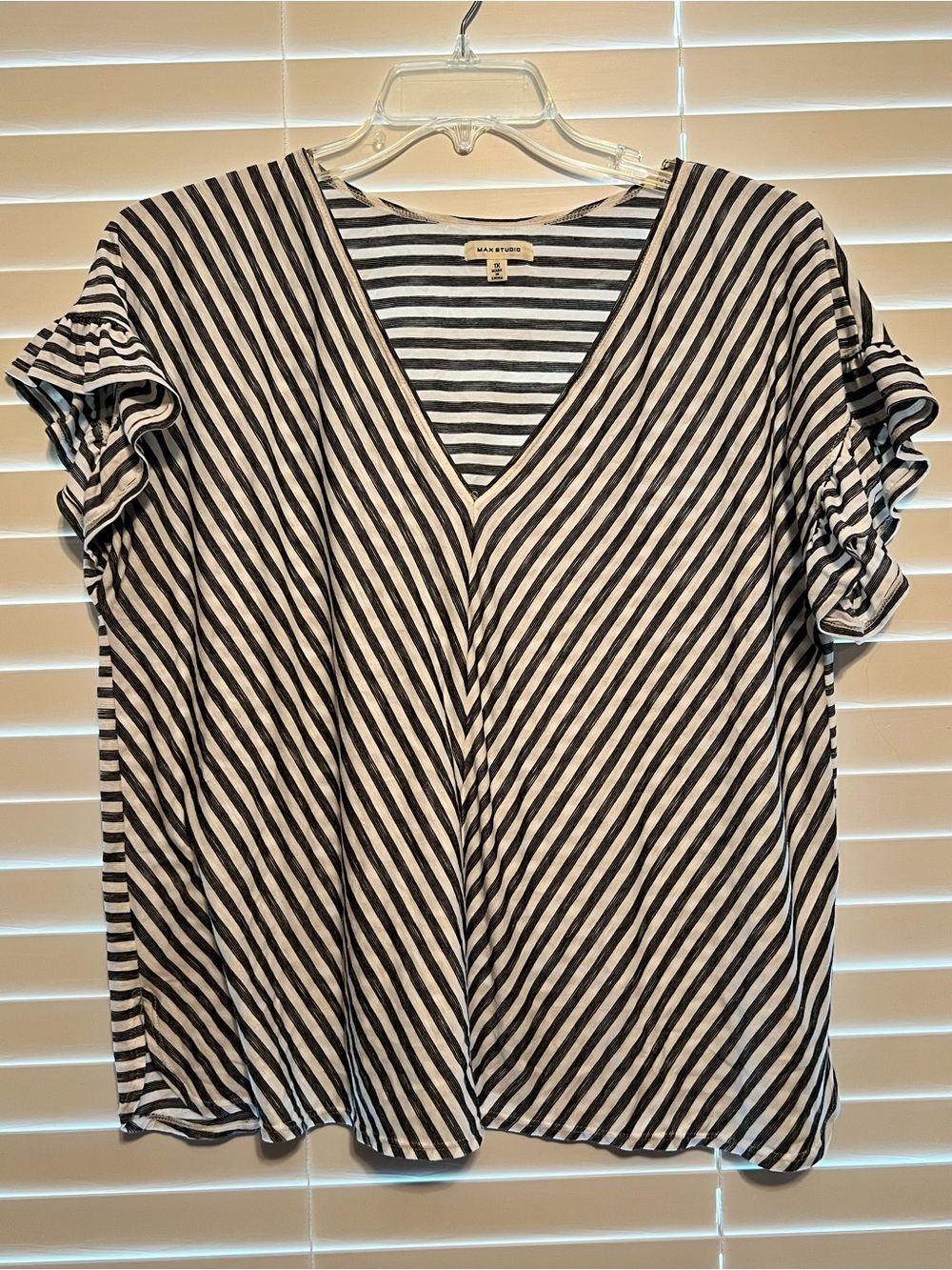Max Studio Black & White Striped V-Neck Ruffle Sleeve Tee